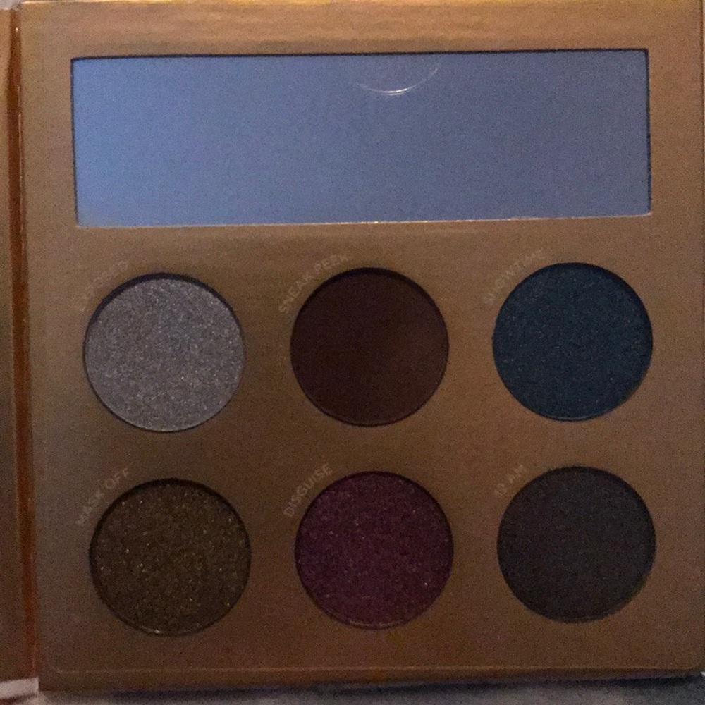 Makeup - Picture 3 of 3